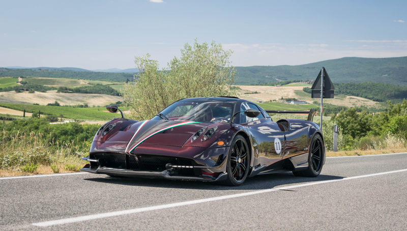 Illustration for article titled A Pagani Rally In Italy Puts All Other Car Meets To Shame